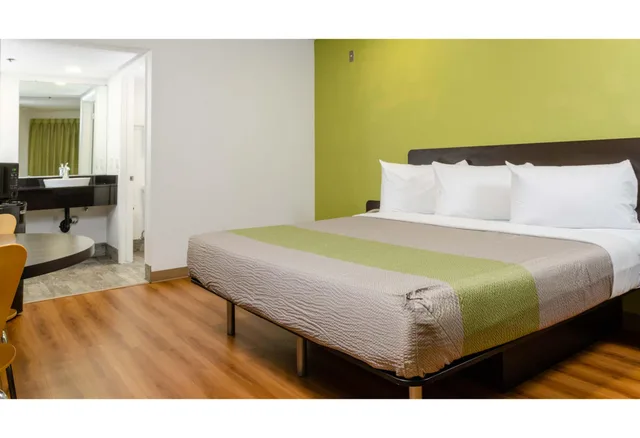 غرفة بسرير كوين لذوي الإعاقة، Motel6 Fresno, CA - Yosemite Hwy 1/4