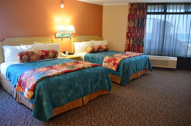 Room, 2 Queen Beds, Pool View, Sun Viking Lodge 1/8