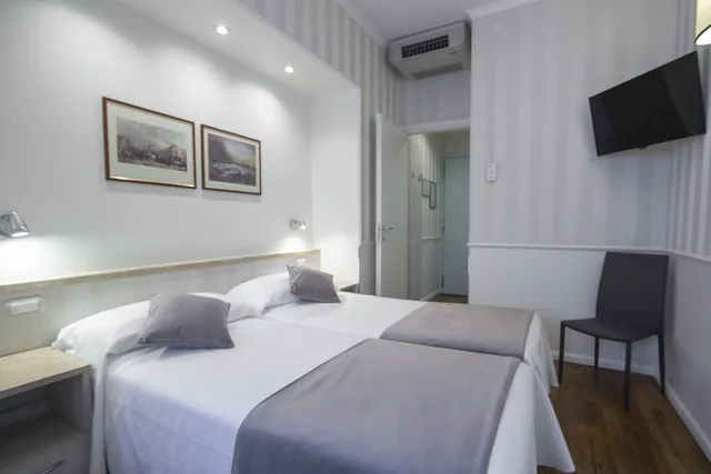غرفة قياسية بسرير مزدوج أو سريرين منفصلين، Flora Hotel Milan 8/10