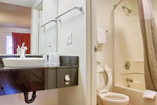 غرفة قياسية بسريرين كوين، Motel6 Seattle, WA - South 5/6
