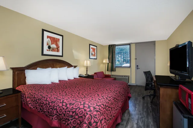 غرفة بسرير كينج لذوي الإعاقة، Days Inn By Wyndham College Park Airport Best Road 5/10