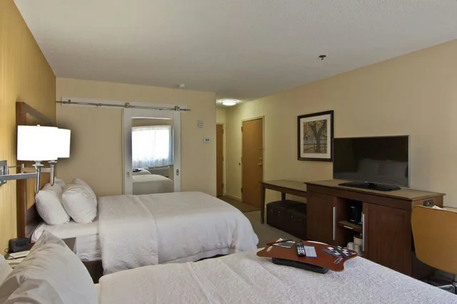 غرفة بسريرين كوين بحوض استحمام، Hampton Inn & Suites Chillicothe 2/3
