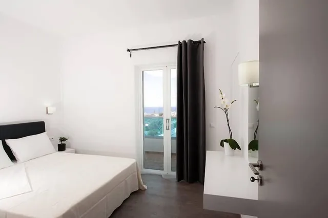 شقة بسرير كينج وسرير فردي بإطلالة على البحر بغرفة نوم واحدة، Aestas Apts 1/10