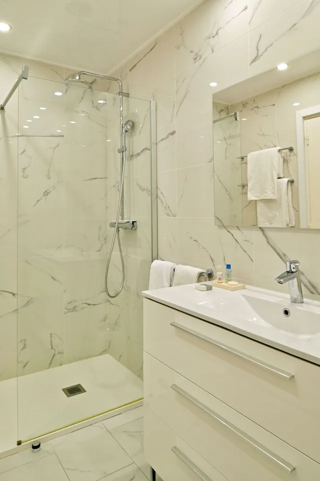 غرفة بسرير كوين مع أريكة، Hotel Pietracap 4/4