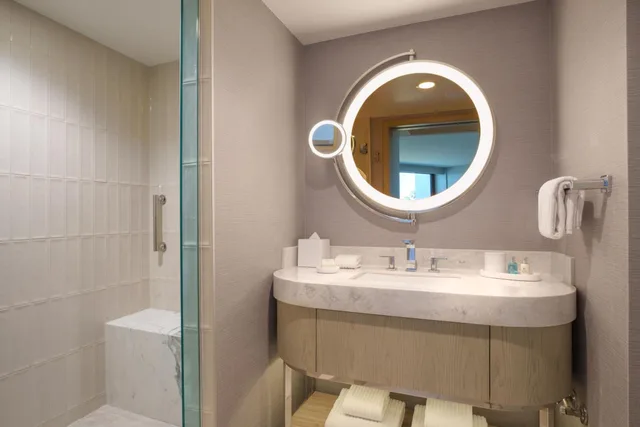 Pier, Luxury, Suite, King Bed، VEA Newport Beach, A Marriott Resort & Spa 2/3