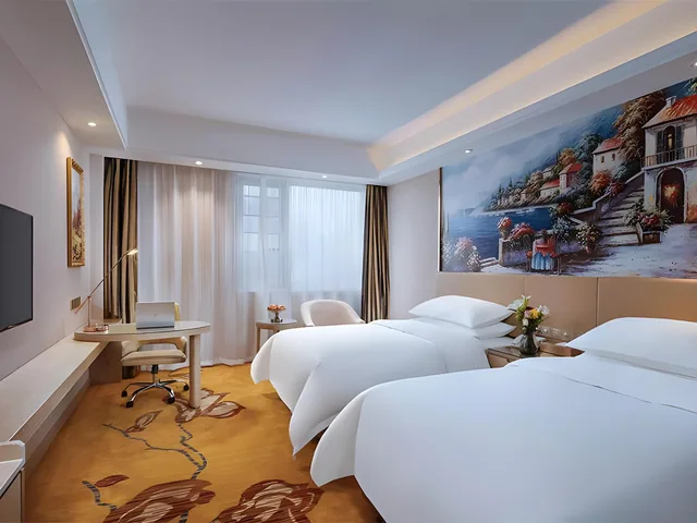 Business, Twin Beds, Vienna International Hotel (Haimen Pedestrian Street) 1/1