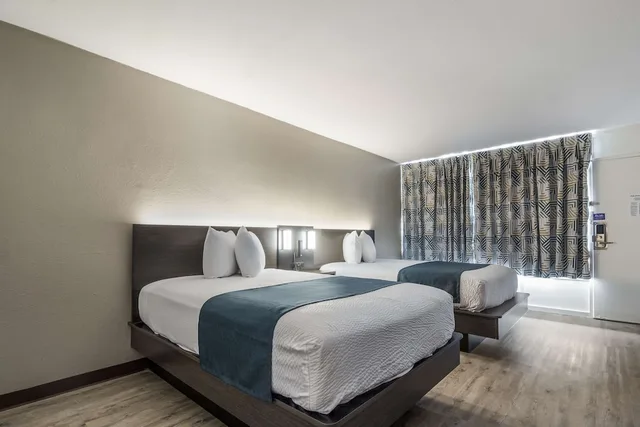 غرفة ديلوكس بسريرين مزدوجين لذوي الإعاقة، Motel6 Groves, TX 2/5