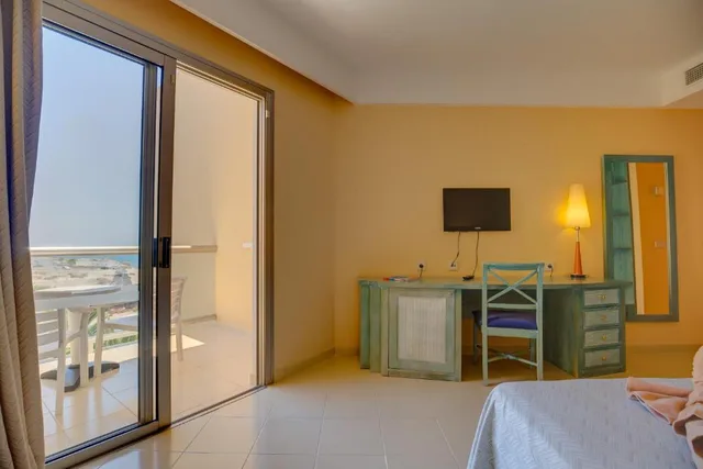 One Bedroom Family Room Balcony or Terrace، SBH Costa Calma Beach Resort 3/5