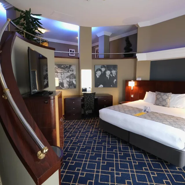 جناح جونيور بسرير كوين بمنطقة جلوس، Crowne Plaza Liverpool John Lennon Airport 1/10