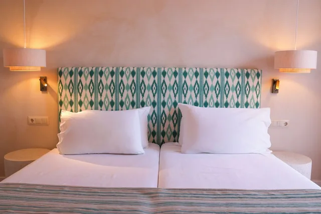 غرفة بسريرين منفصلين بشرفة، Del Mar Hotel And Spa 4/6