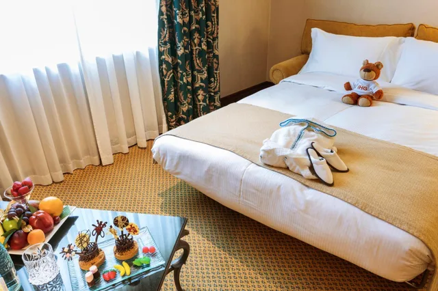 جناح جونيور بسرير كينج، Intercontinental Madrid 5/7