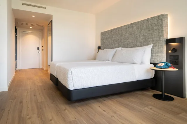 غرفة قياسية بسرير مزدوج أو سريرين منفصلين، Hotel San Sebastian Orly, Affiliated by Melia 1/10