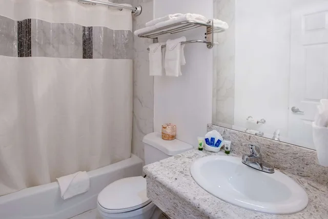 غرفة بسرير كينج، Rodeway Inn and Suites Pasadena 7/8