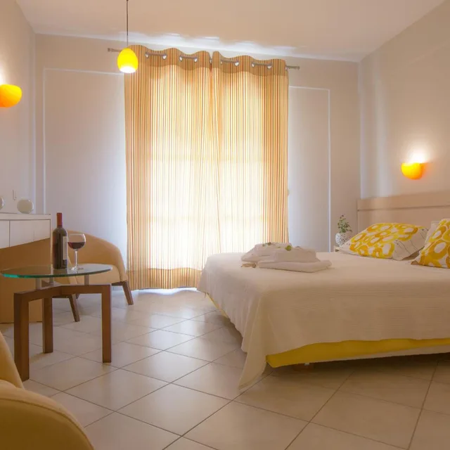 غرفة ثلاثية بإطلالة على الحديقة، Meteora Hotel 2/4