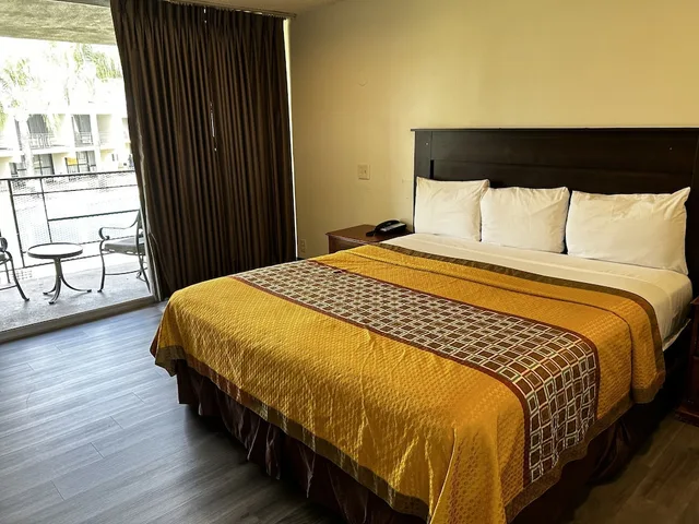 غرفة قياسية بسرير كينج، Valley Inn 4/8