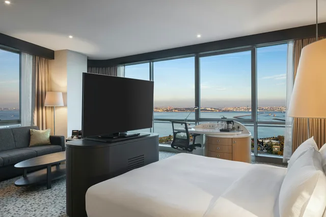 جناح جونيور بسرير كينج بإطلالة على البحر، Doubletree By Hilton Hotel Istanbul - Moda 2/6