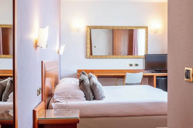 Superior, Double or Twin Bed, Hotel Palace Verona 8/10