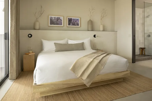3 Bedrooms, Design, Suite, 3 King Beds، Drift Palm Springs 3/6