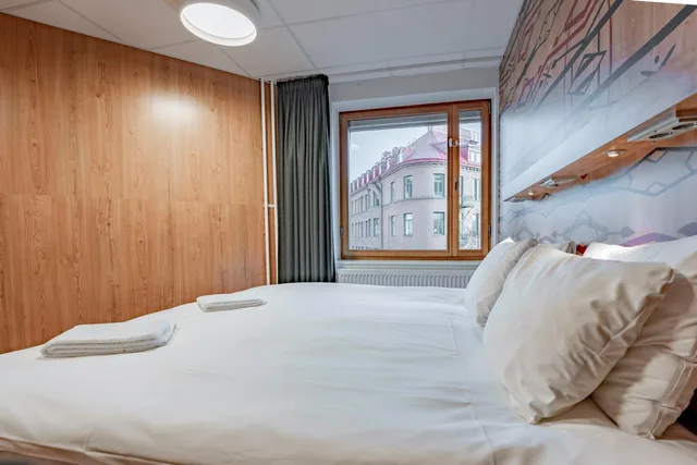 Deluxe, King Bed, Queen Bed, Generator Stockholm 1/2