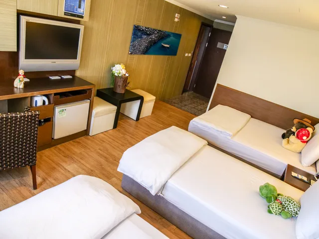 غرفة قياسية رباعية ركنية بسرير مزدوج وسريرين منفصلين، MF Hotel Penghu 5/5