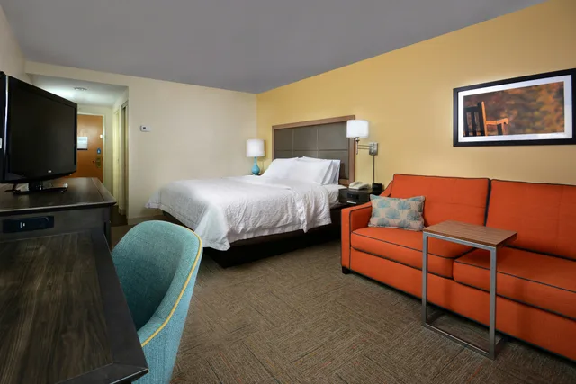 غرفة قياسية بسرير كينج، Hampton Inn Martinsville 1/4