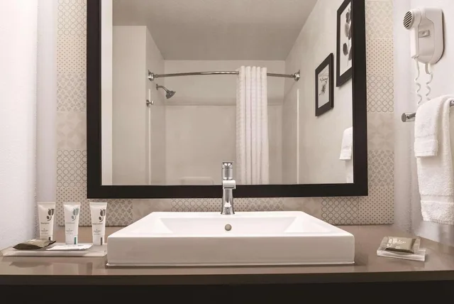 جناح بسرير كينج، Country Inn and Suites By Radisson Cottage Grove MN 5/5