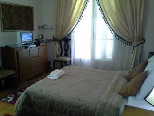 غرفة بسريرين منفصلين بشرفة، Alexander the great hotel-Alexotel 1/1
