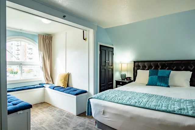 Garret, Twin Beds، The Gilbert Inn 1/7