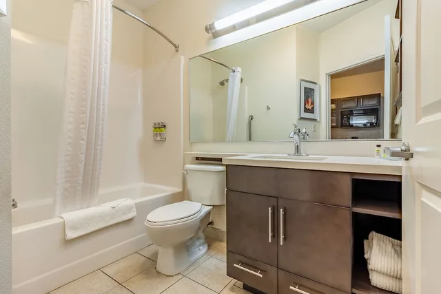 استوديو بسرير كوين، Candlewood Suites Lincoln 2/4