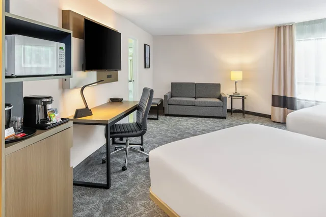 Upgrade, 2 Queen Beds، Comfort Inn North Bay, ON 5/6