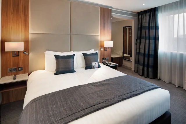 جناح بسرير كينج، CROWNE PLAZA LONDON HEATHROW T4 1/5