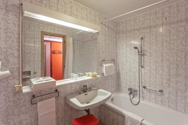 Room, Twin Beds, Savoia Thermae Spa 7/9