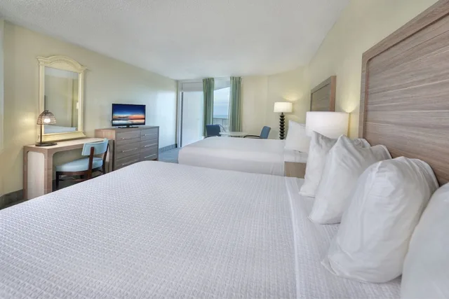 Studio, 2 Queen Beds, Ocean Front, El Caribe Resort & Conference Center 1/4