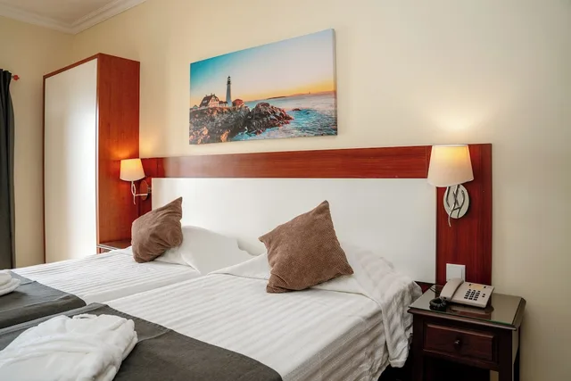 Superior, Triple, Ocean View, Balcony, Avenida Praia 4/7