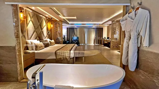 Swim Up, Suite, KaiSol Romance Resort Sahl Hasheesh Adults Only 16+ 2/2