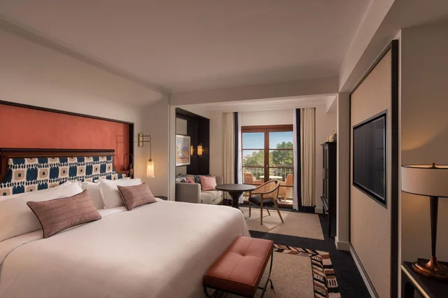 غرفة ديلوكس بسرير مزدوج بإطلالة على الحديقة، Castillo Hotel Son Vida, a Luxury Collection Hotel, Mallorca 1/5