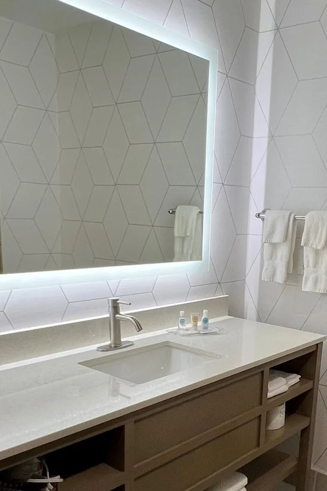 جناح بسريرين كوين مع أريكة لذوي الإعاقة، Comfort Suites Hudson I-94 Hudson WI 3/3