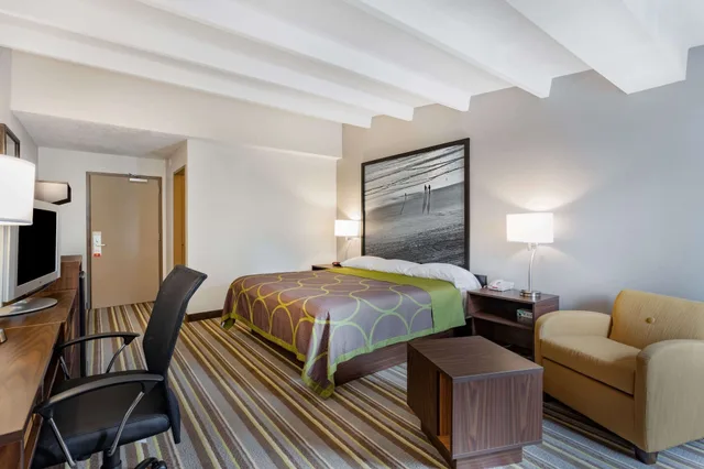 غرفة قياسية بسرير كينج، Super 8 By Wyndham Melbourne 1/1