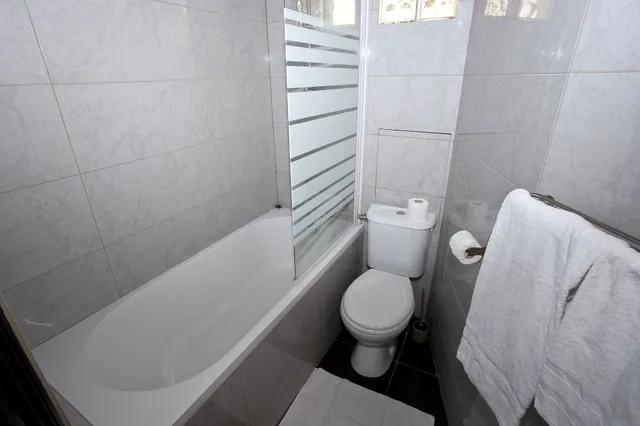 غرفة بسريرين منفصلين، Hipotel Paris Voltaire Bastille 7/10