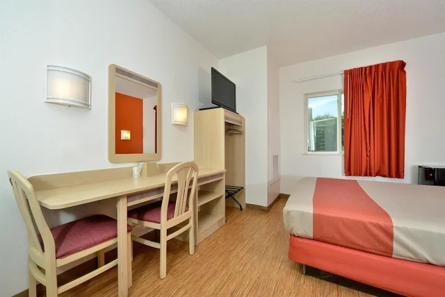 غرفة قياسية بسرير كوين، Motel6 McKinney, TX - North 4/5