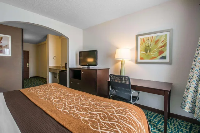 غرفة بسرير كوين، Comfort Inn & Suites Fort Lauderdale West Turnpike 6/7