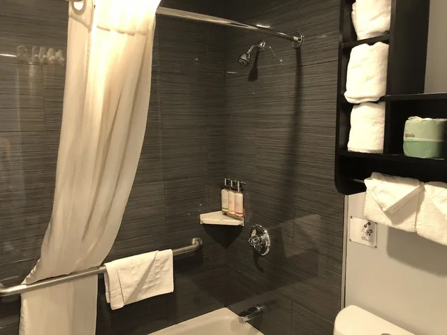 غرفة بسريرين كوين، Pacific Inn Monterey 8/9
