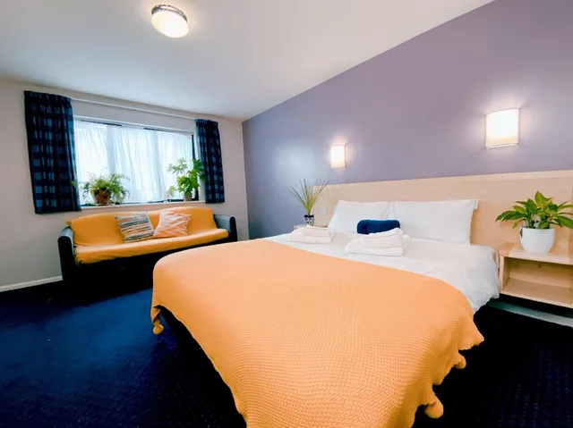 غرفة عائلية، Redwings Lodge Dunstable 1/1