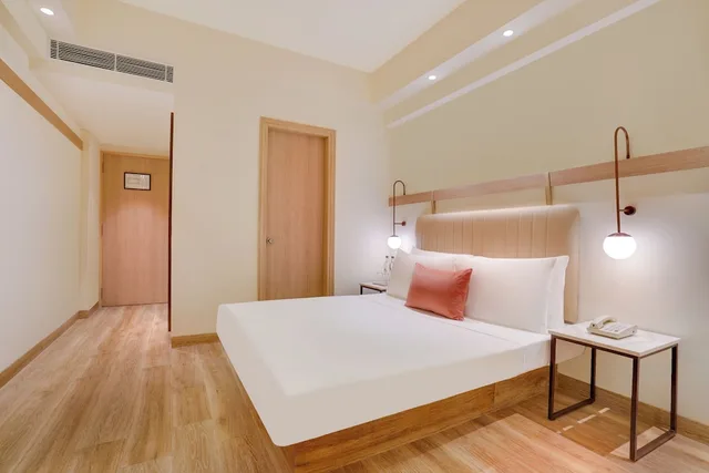 غرفة ديلوكس بسرير مزدوج، Lemon Tree Hotel, Delhi Airport 1/1