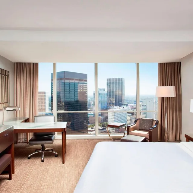 Guest Room, King Bed, Partial View, Middle Floor، The Westin Peachtree Plaza Atlanta 4/9