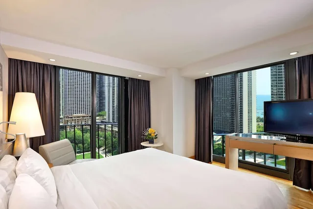 غرفة بريميوم ركنية بسرير كينج بشرفة، Radisson Blu Aqua Hotel, Chicago 8/10