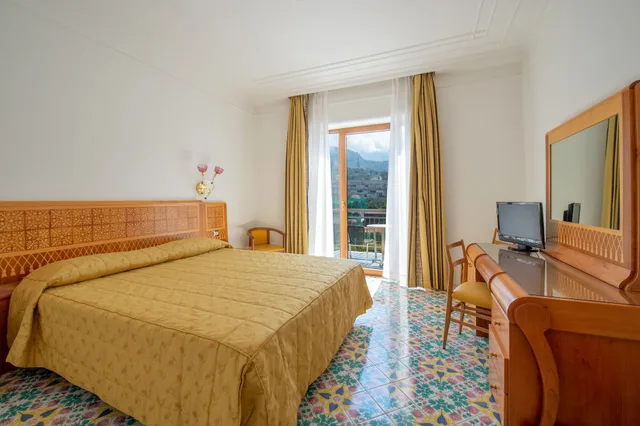 غرفة كلاسيكية بسريرين منفصلين، Grand Hotel Flora Sorrento 4/5