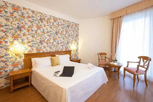 جناح جونيور ثلاثي بإطلالة على البحر بشرفة، LVG Hotel Collection - Majestic 3/10