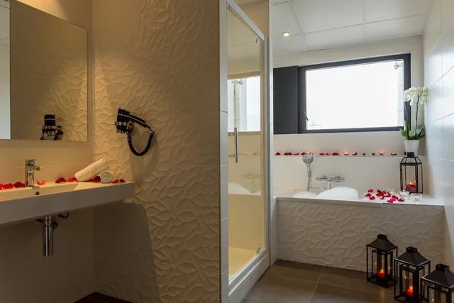 غرفة قياسية بسريرين منفصلين بحوض استحمام، Sure Hotel by Best Western Dijon Sud 10/10