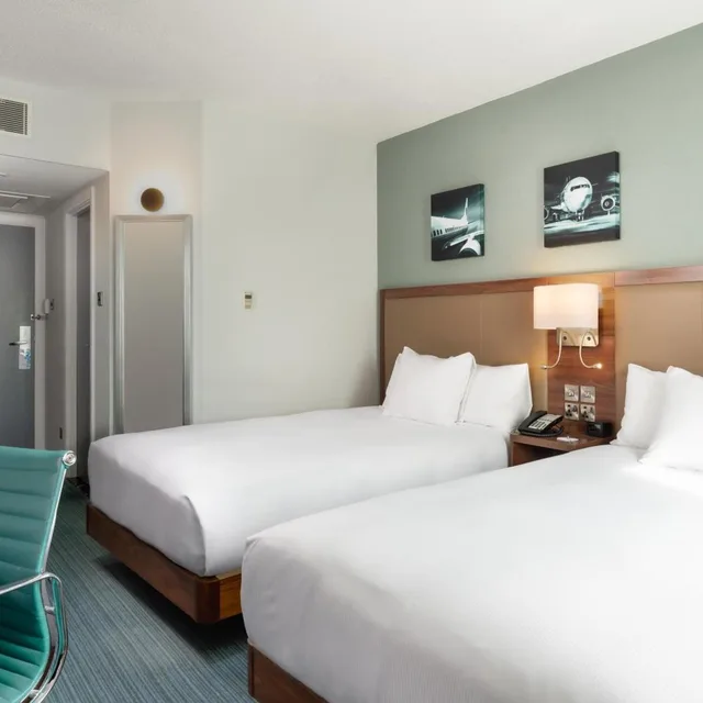غرفة عائلية بسريرين، Hilton Garden Inn London Heathrow Airport 2/6
